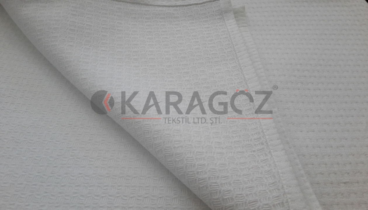 200X230 Hasır Desen  8/1-8/1 Ring İplik Çift Kişilik Renkli Veya Beyaz Pike 1150 & 1200 Gram/Adet 265 Gr/m² %100 Pamuk