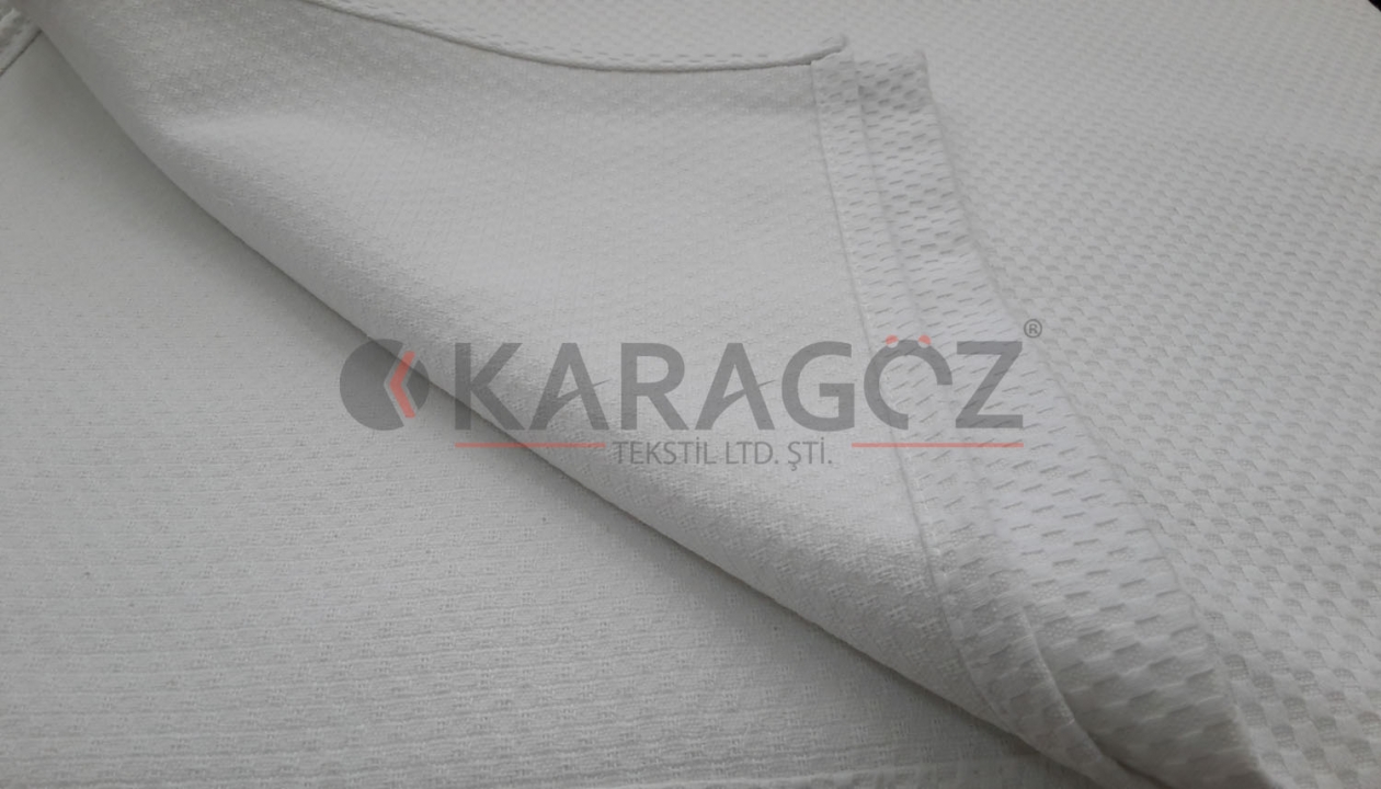 200X230 Kuş Gözü Desen 20/2-8/1 Ring İplik Çift Kişilik Renkli Veya Beyaz Pike 1300 & 1350 Gram/Adet 290 Gr/m² %100 Pamuk