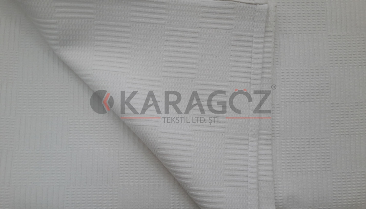 160X230 GKN Desen 20/2-8/1 Ring İplik Tek Kişilik Renkli Veya Beyaz Pike 1000 & 1050 Gram/Adet 290 Gr/m² %100 Pamuk